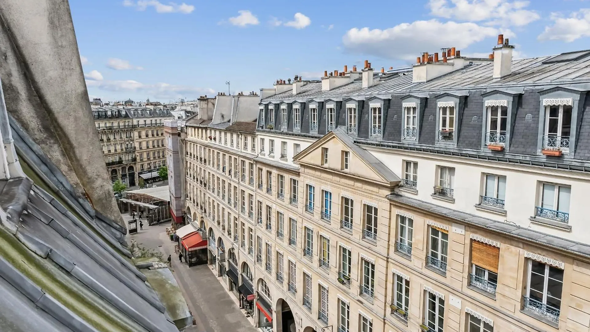 Le Louvre & Notre-Dame - Cityapartmentstay Paris 0*,  France