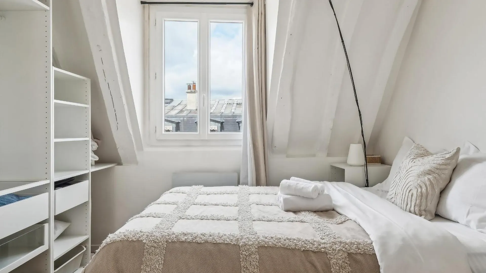 Le Louvre & Notre-Dame - Cityapartmentstay Paris