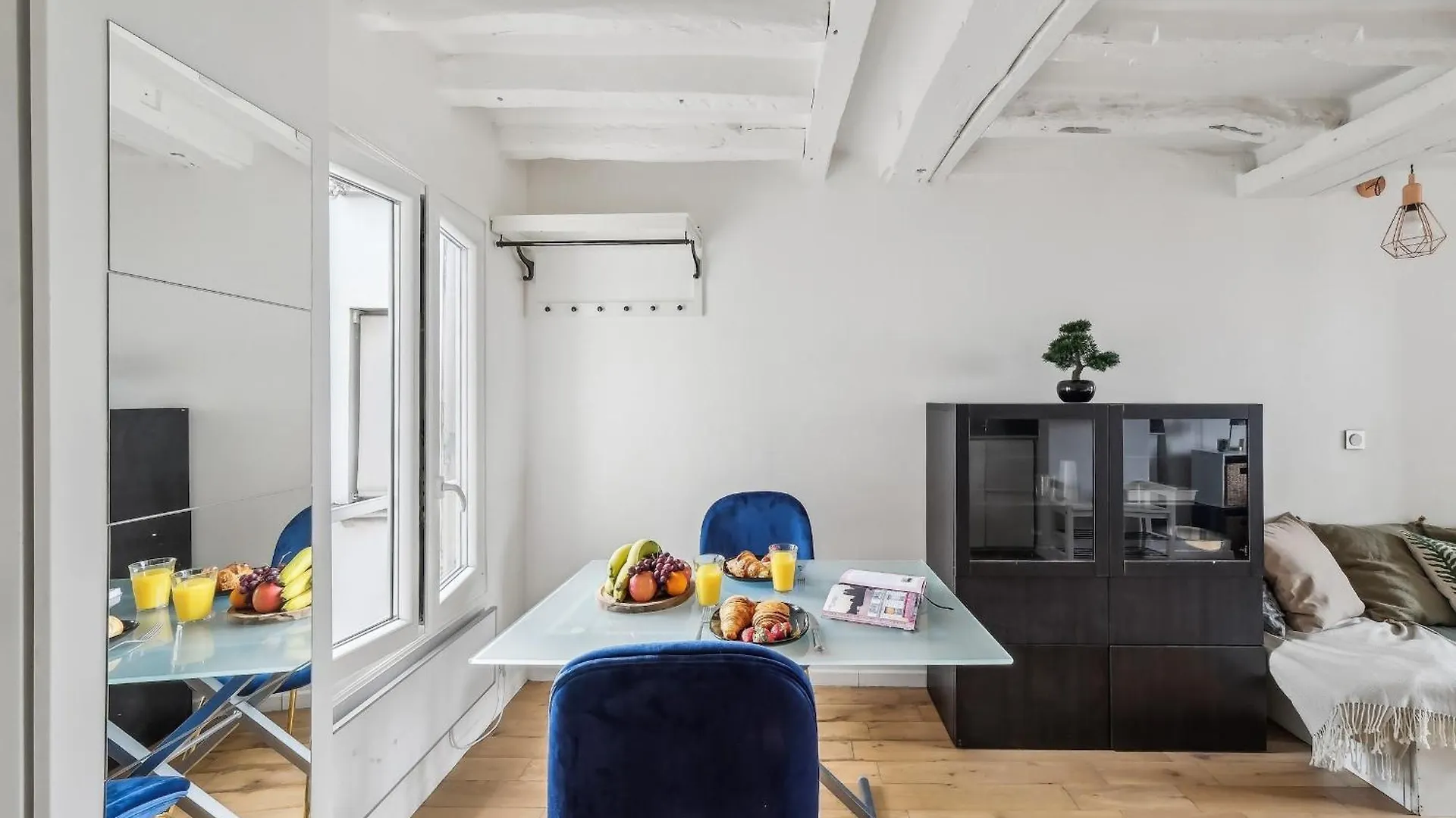 Le Louvre & Notre-Dame - Cityapartmentstay Paris Apartment