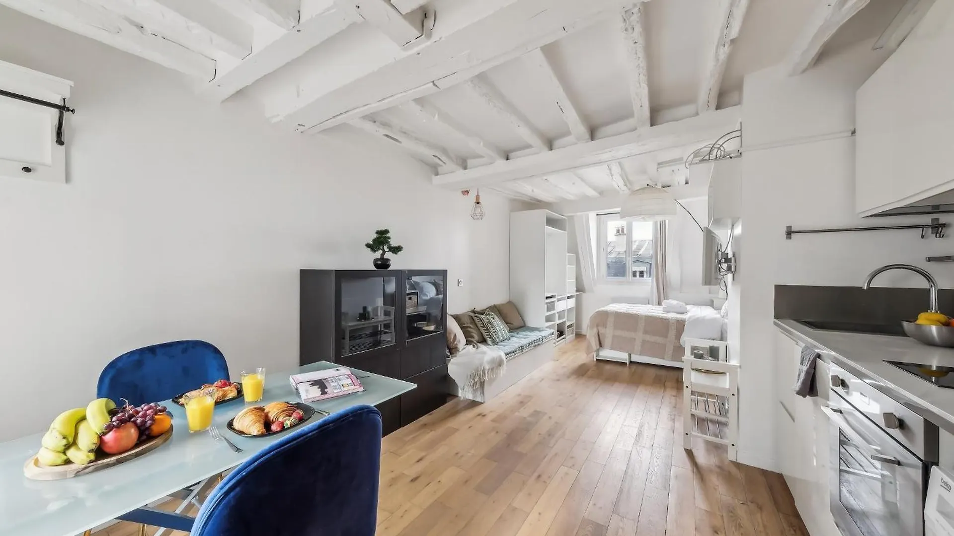Le Louvre & Notre-Dame - Cityapartmentstay Paris 0*,