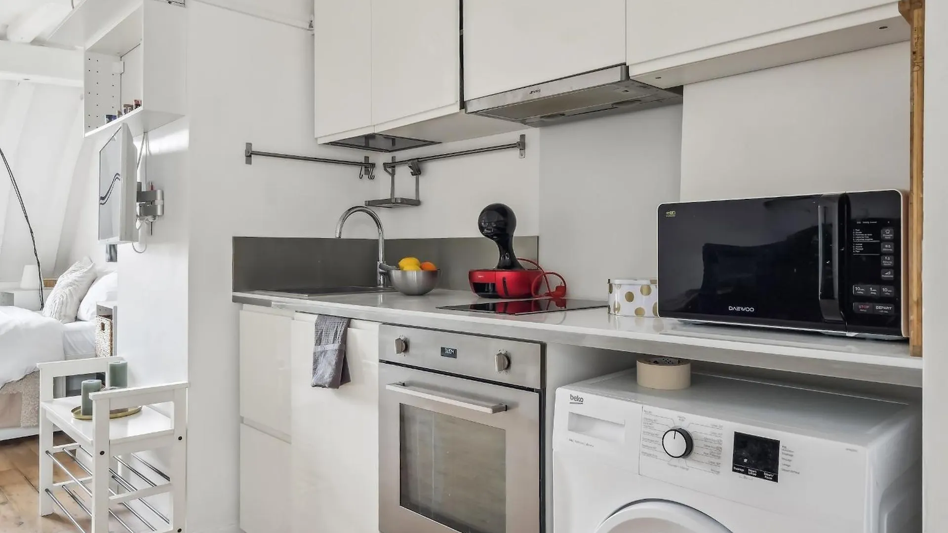 Le Louvre & Notre-Dame - Cityapartmentstay Paris